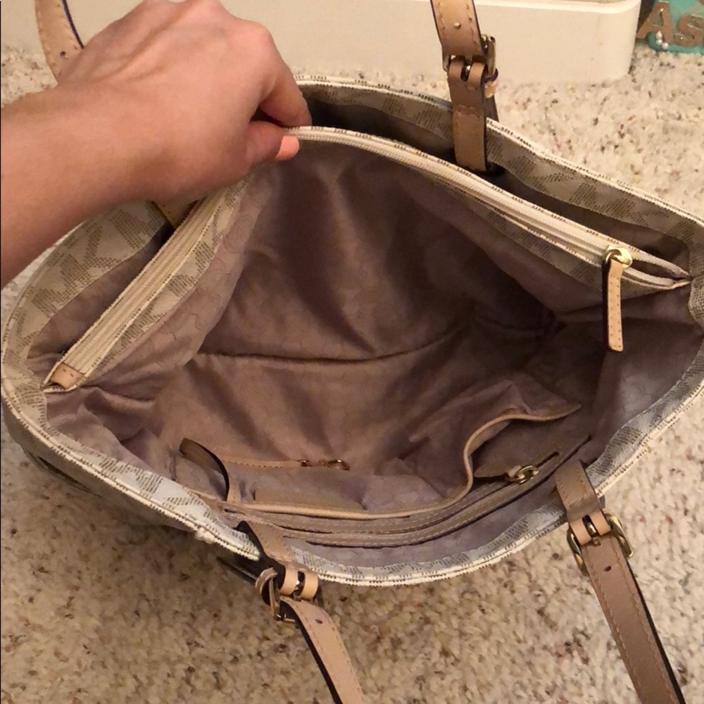 Michael kors handbag - Picture 3 of 4